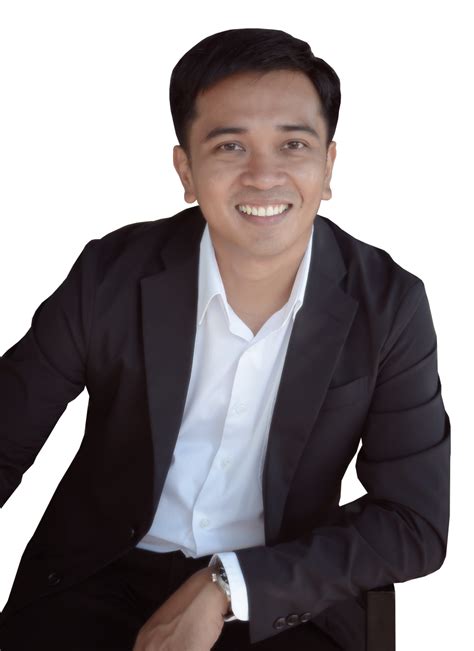 Lloyd Luna.